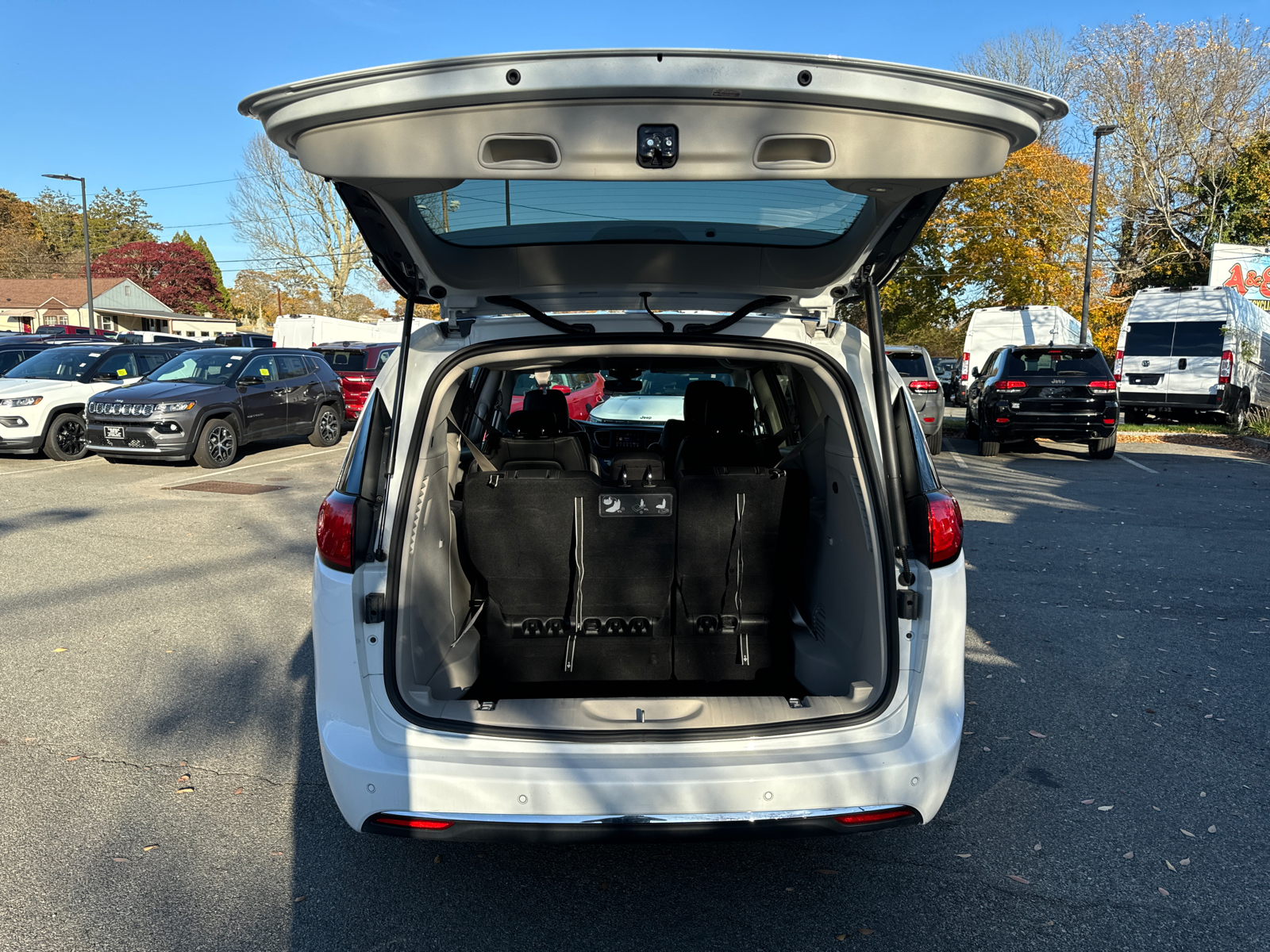 2020 Chrysler Pacifica Touring L 38