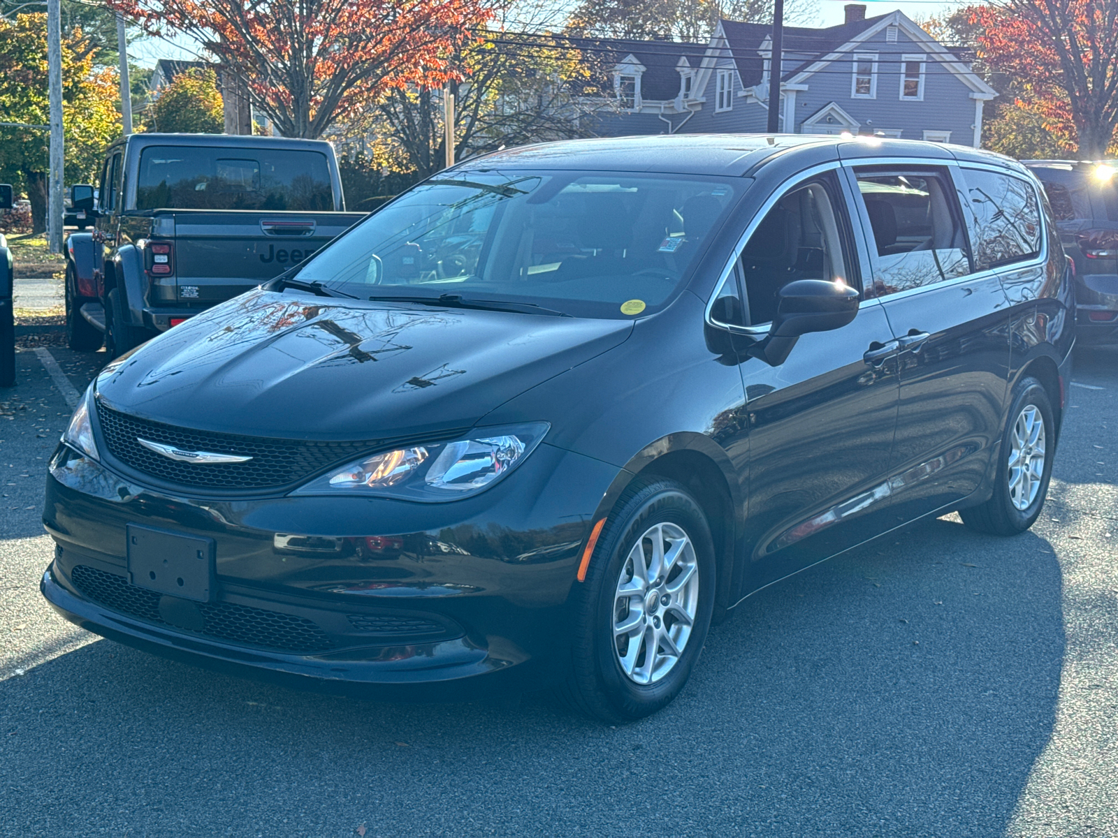 2021 Chrysler Voyager LX 1