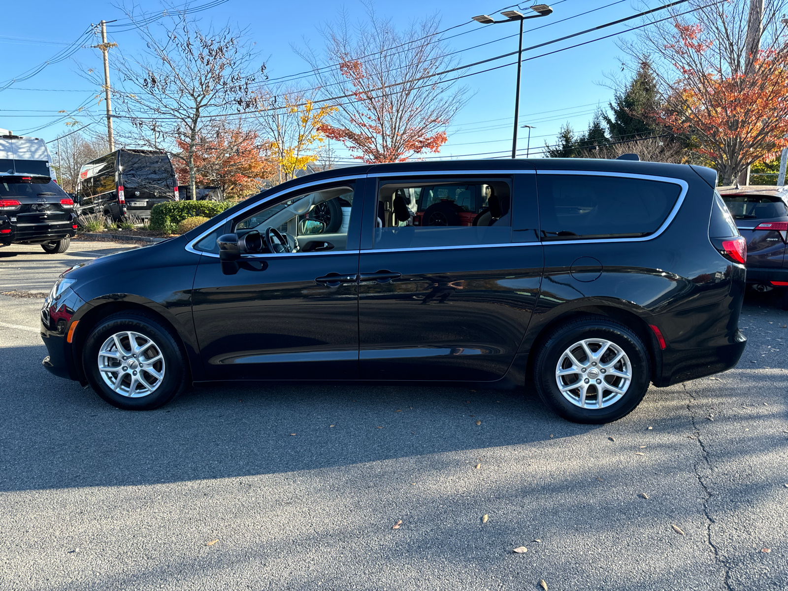 2021 Chrysler Voyager LX 3