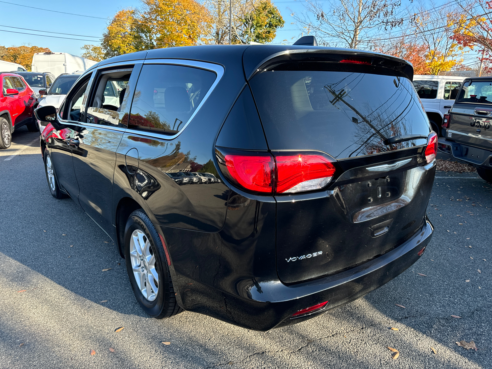 2021 Chrysler Voyager LX 4