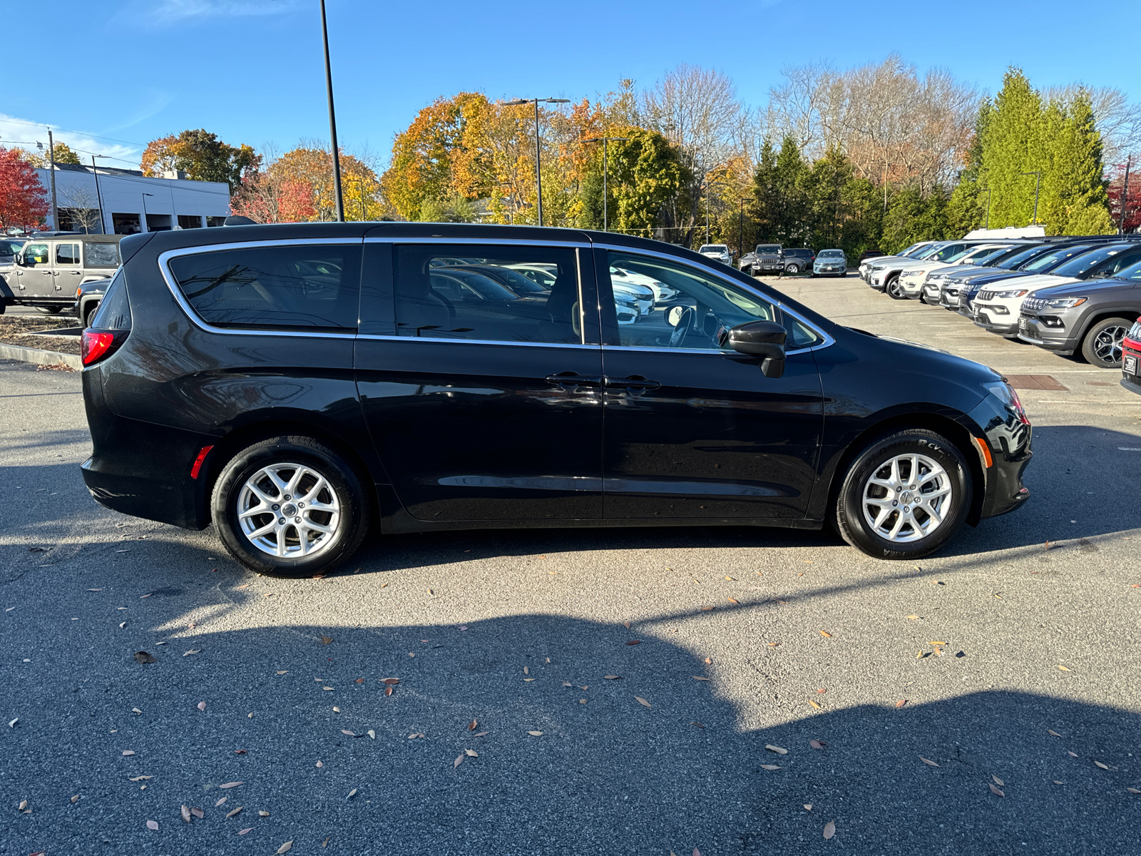 2021 Chrysler Voyager LX 7