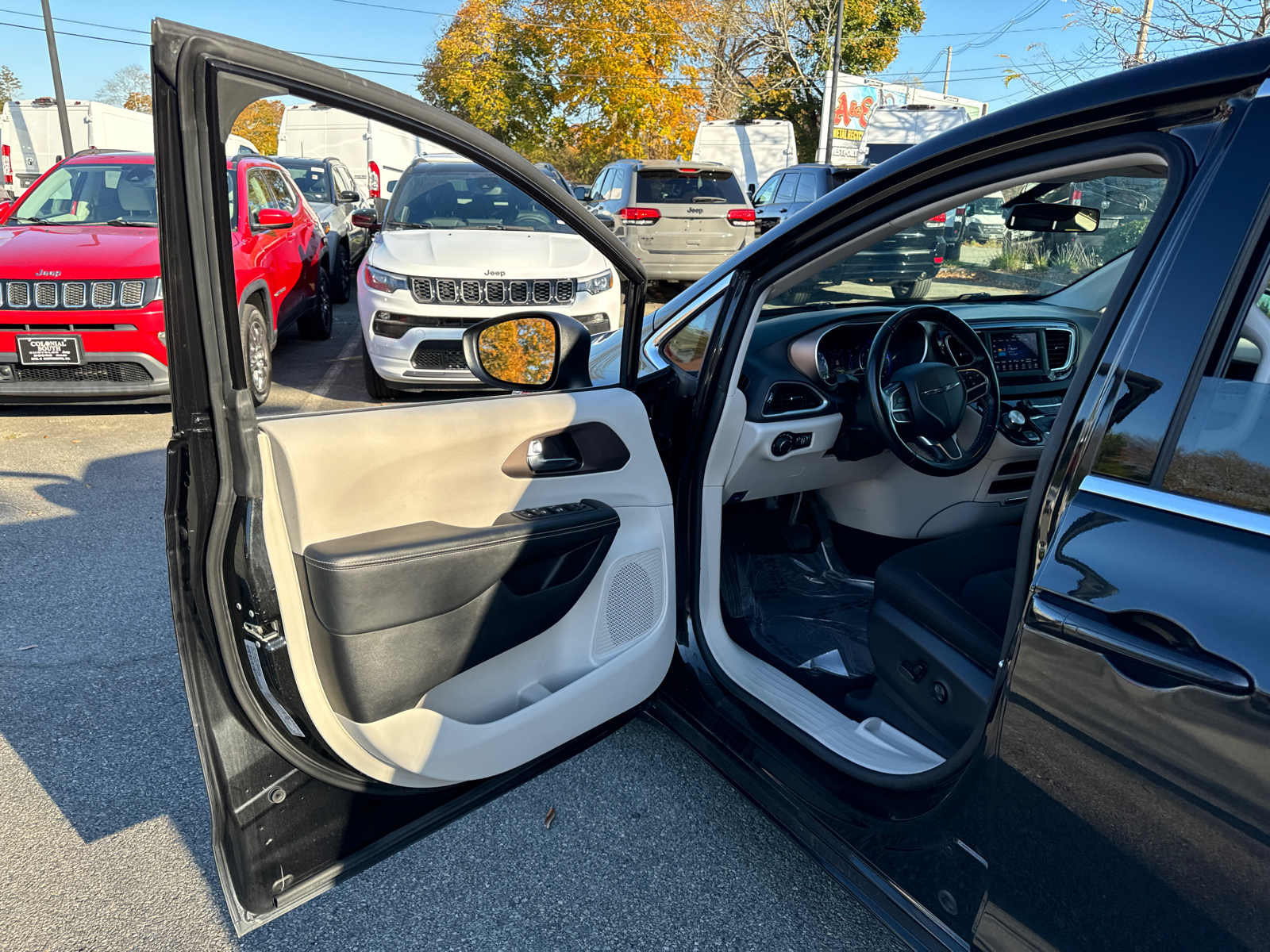 2021 Chrysler Voyager LX 11