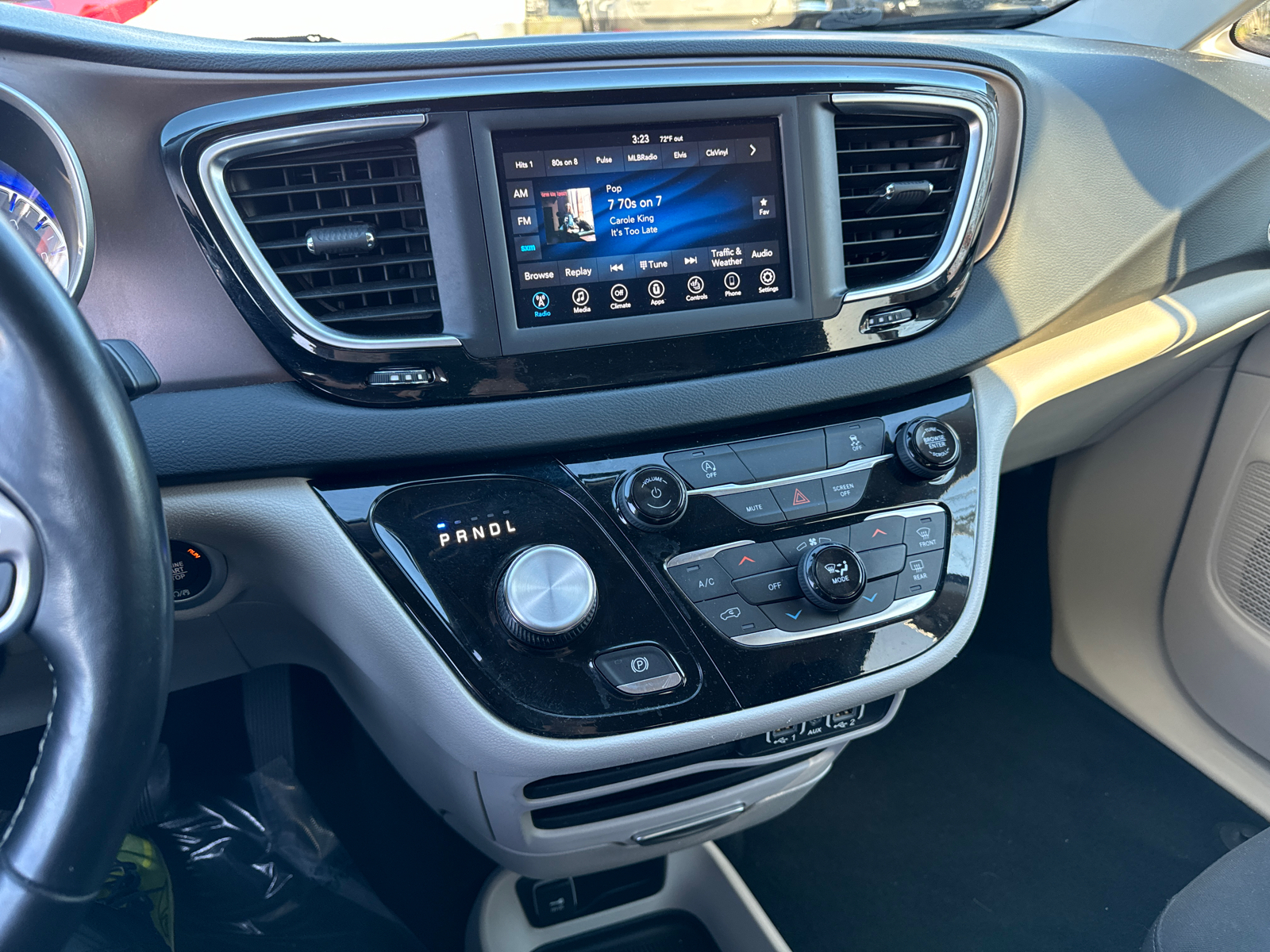 2021 Chrysler Voyager LX 26