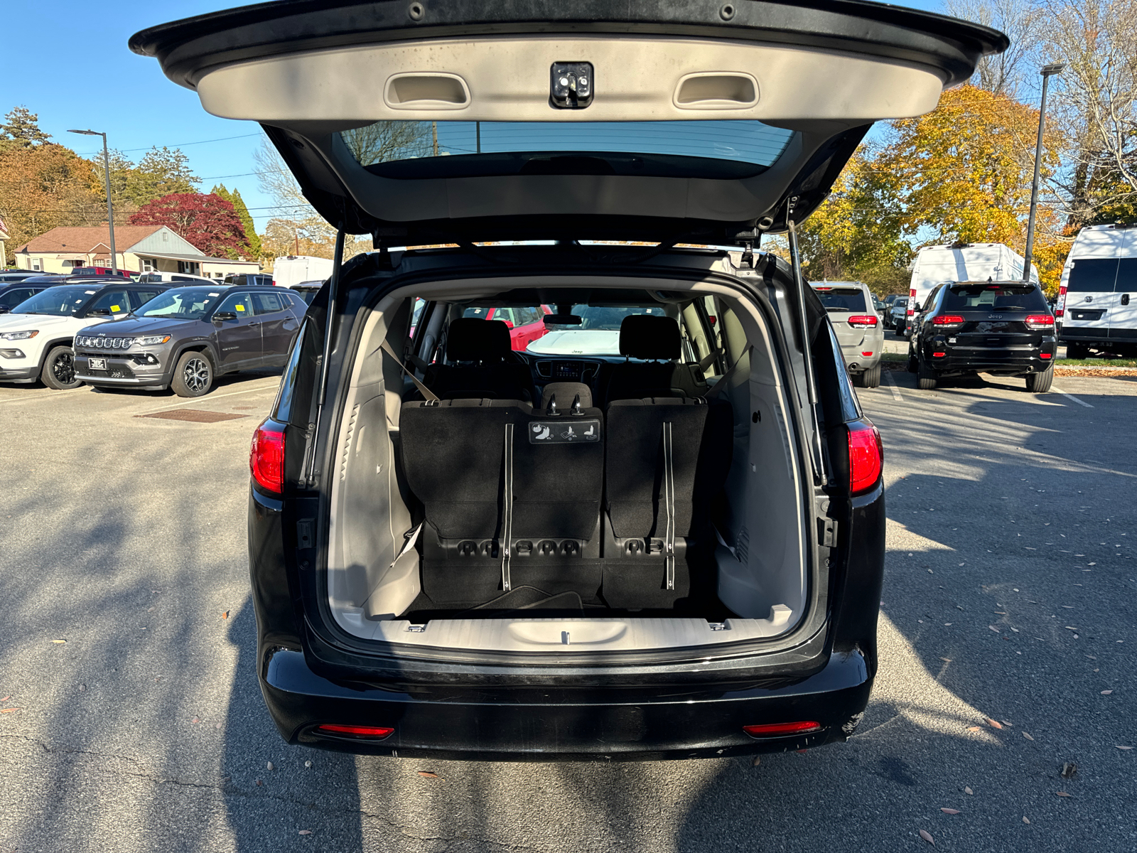 2021 Chrysler Voyager LX 37