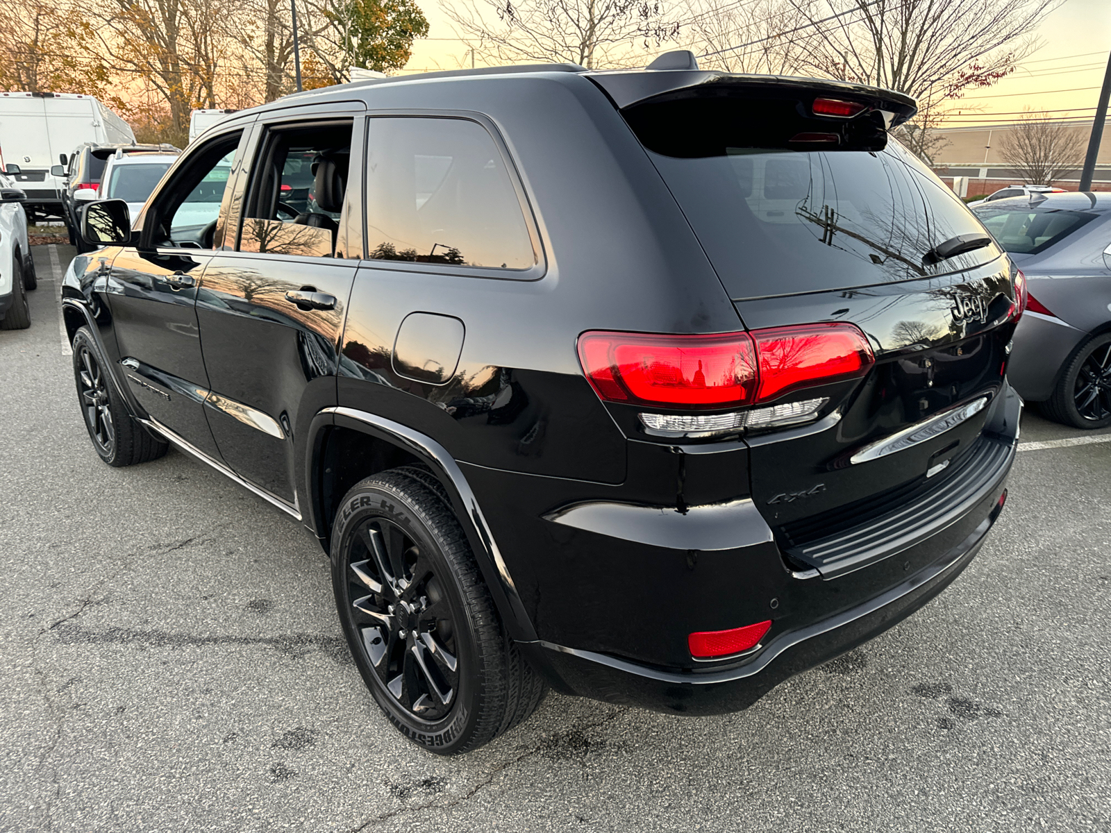 2019 Jeep Grand Cherokee Altitude 4