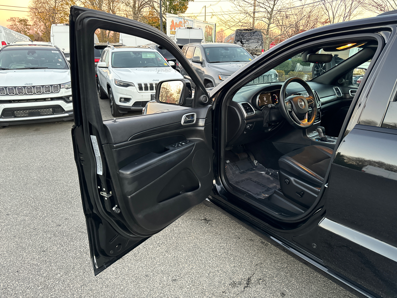 2019 Jeep Grand Cherokee Altitude 11