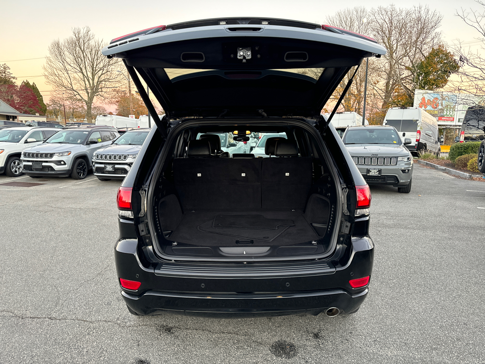 2019 Jeep Grand Cherokee Altitude 38