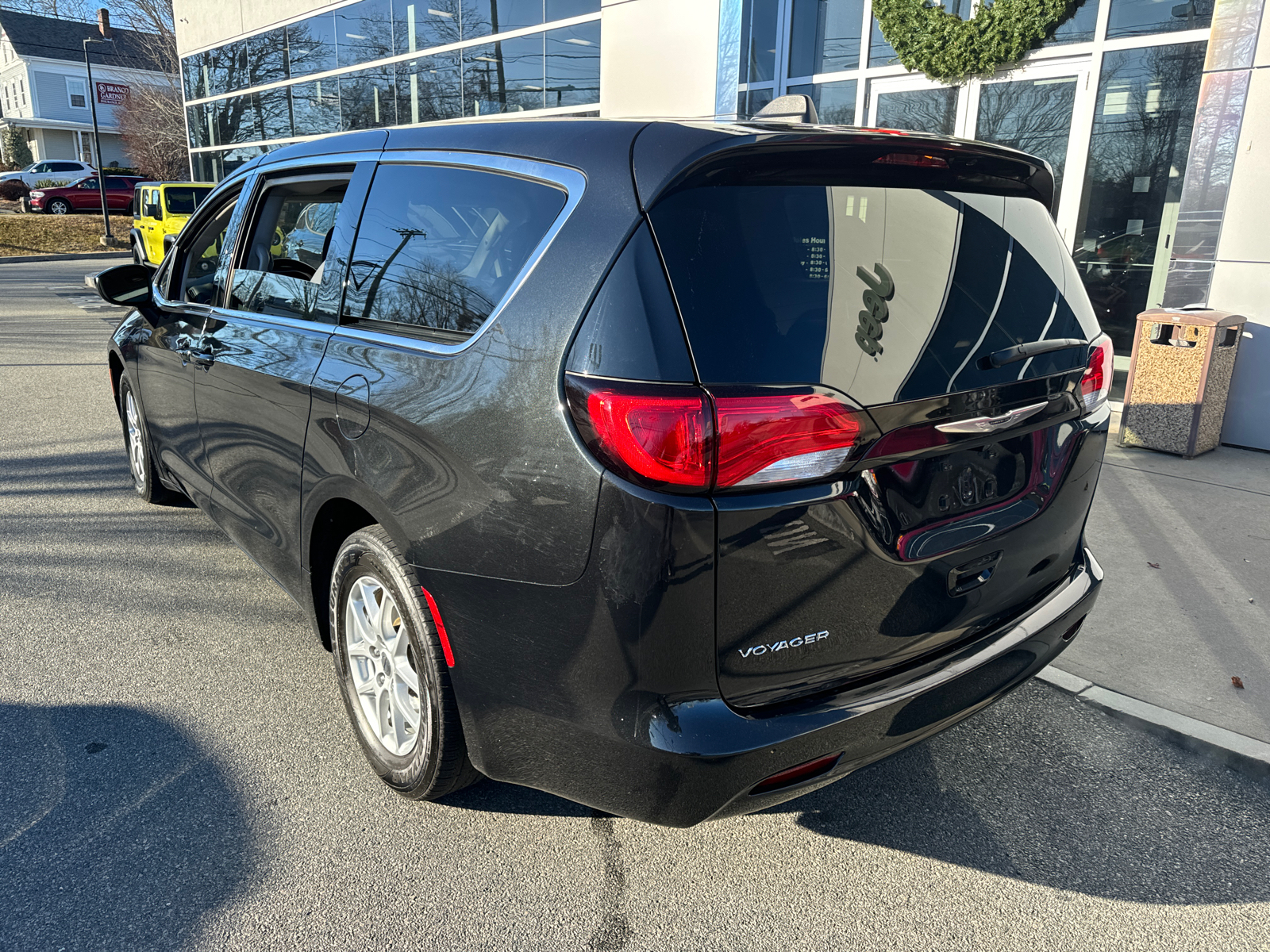 2021 Chrysler Voyager LX 4