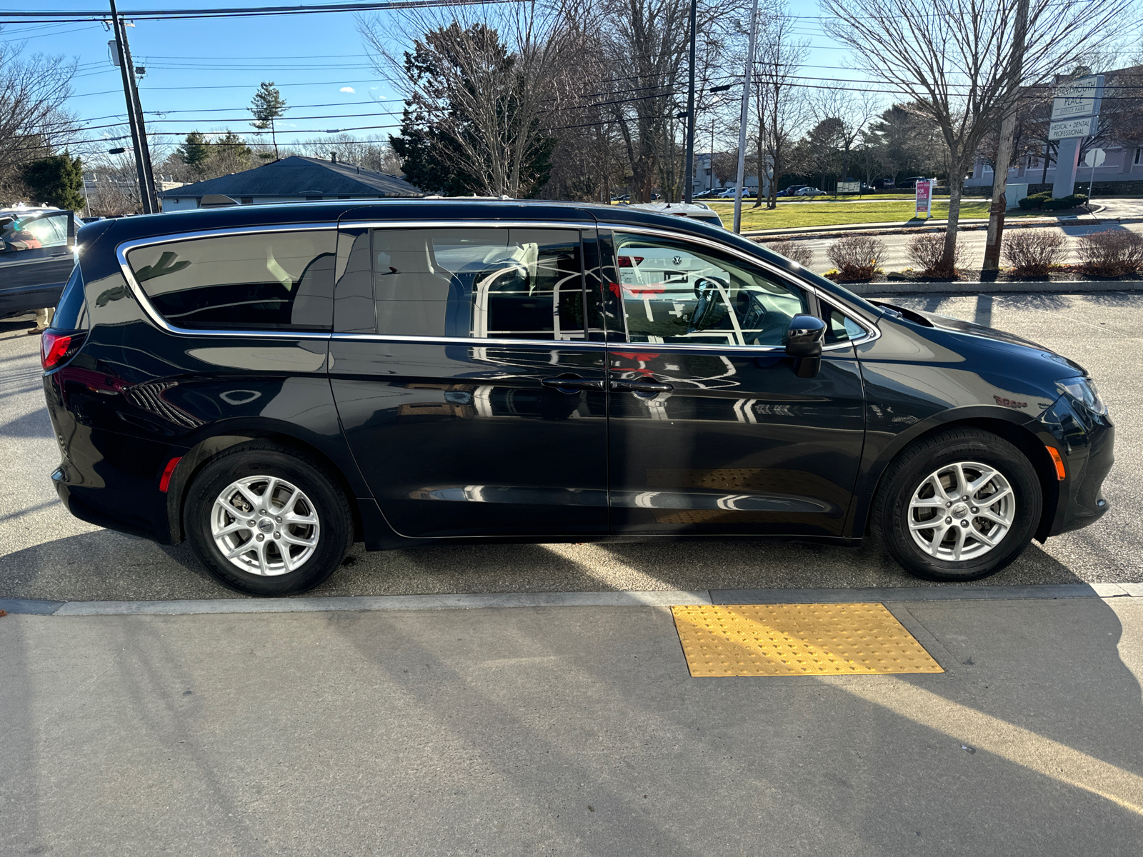 2021 Chrysler Voyager LX 7