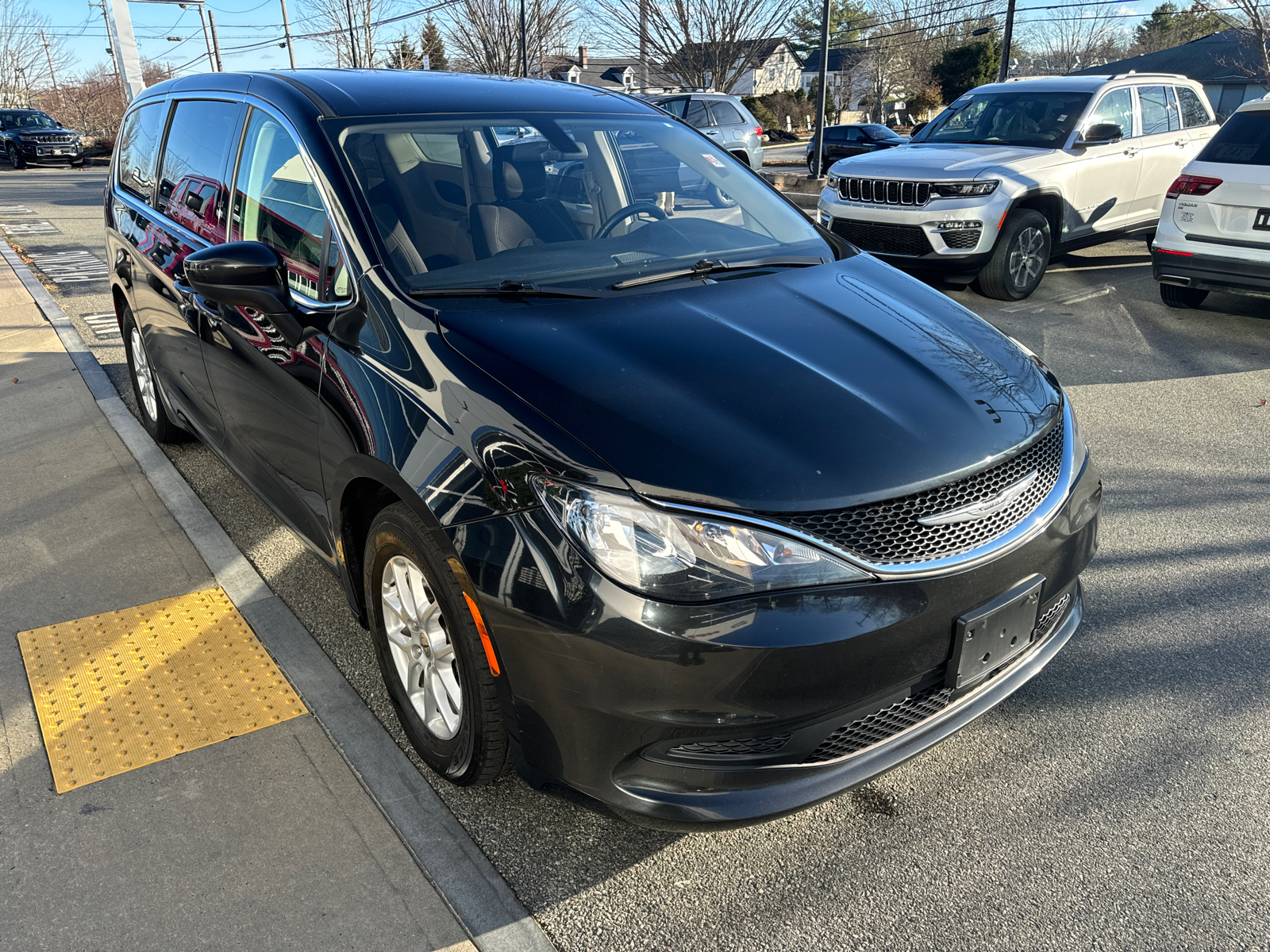 2021 Chrysler Voyager LX 8