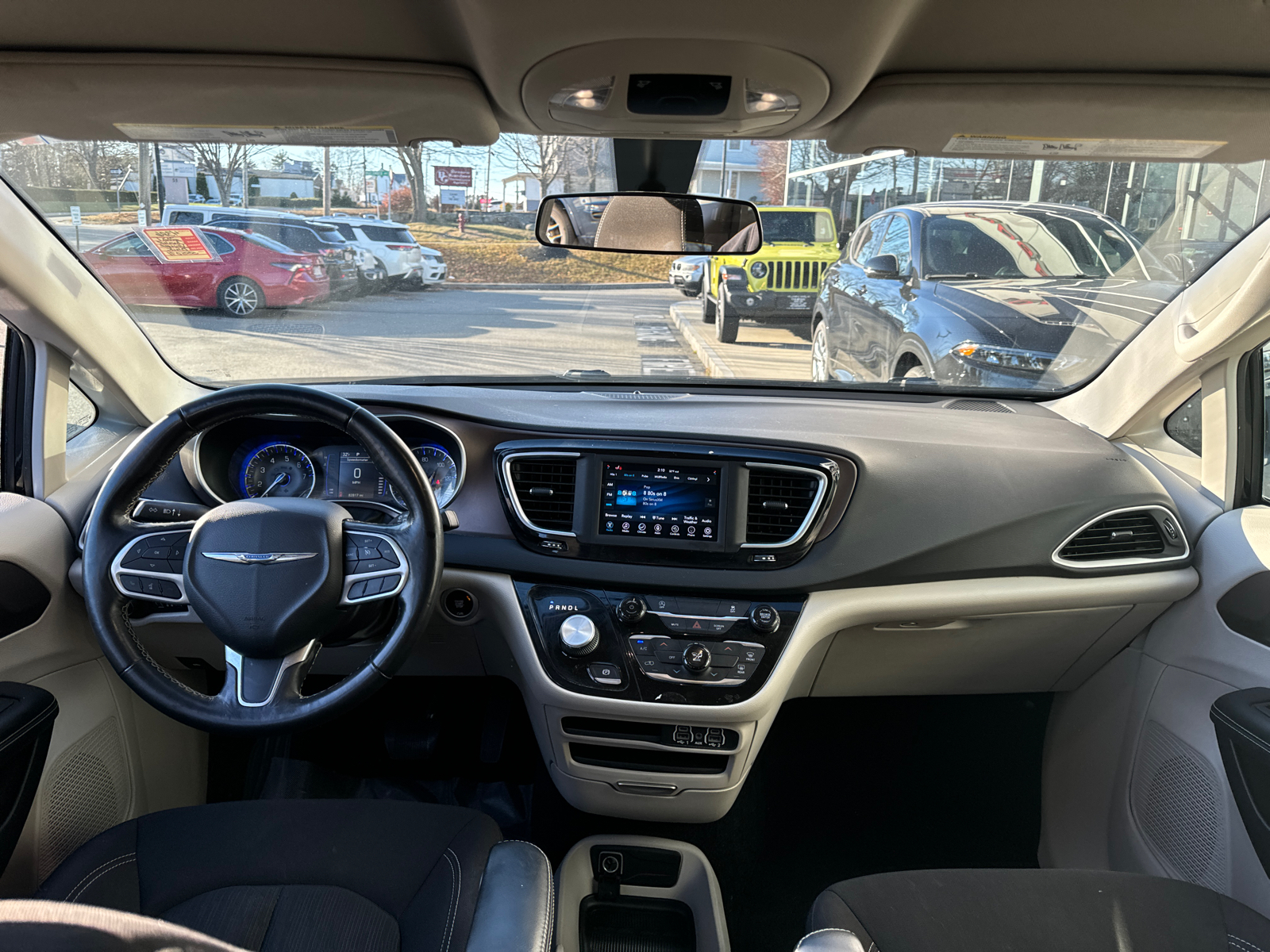 2021 Chrysler Voyager LX 31