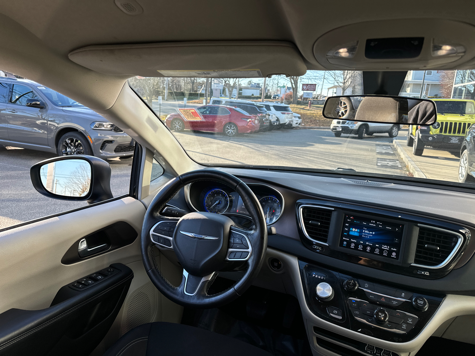 2021 Chrysler Voyager LX 32