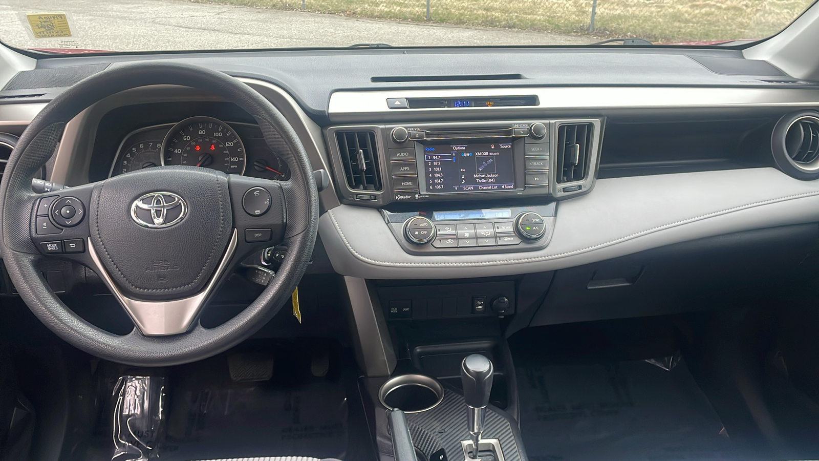 2014 Toyota RAV4 XLE 11
