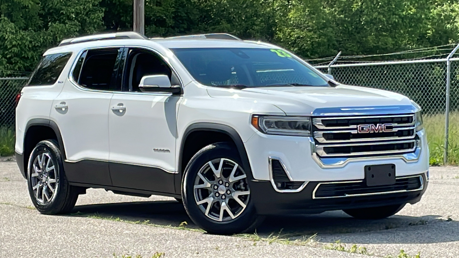 2023 GMC Acadia SLT 1