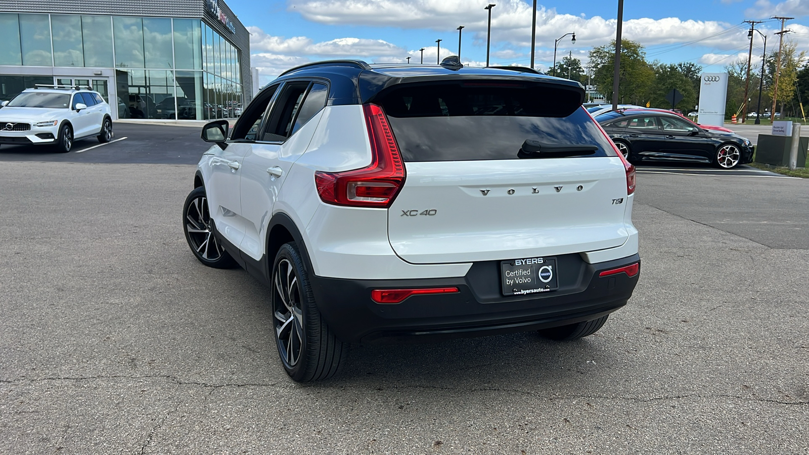 2022 Volvo XC40 R-Design 4