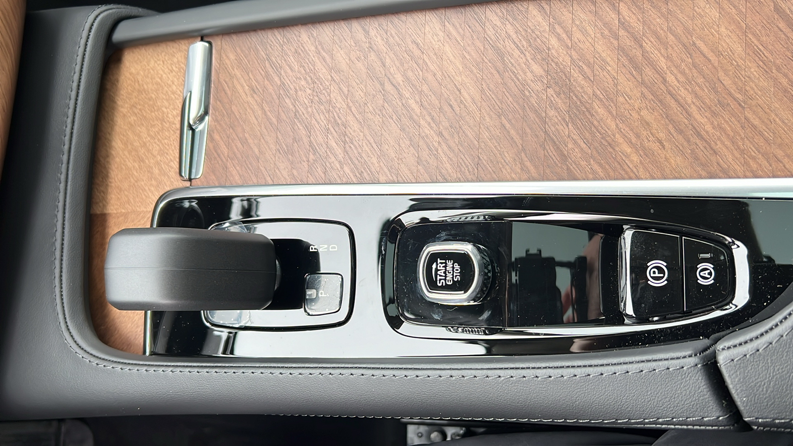2024 Volvo XC90 Recharge Plug-In Hybrid T8 Plus Bright Theme 7 Passenger 23