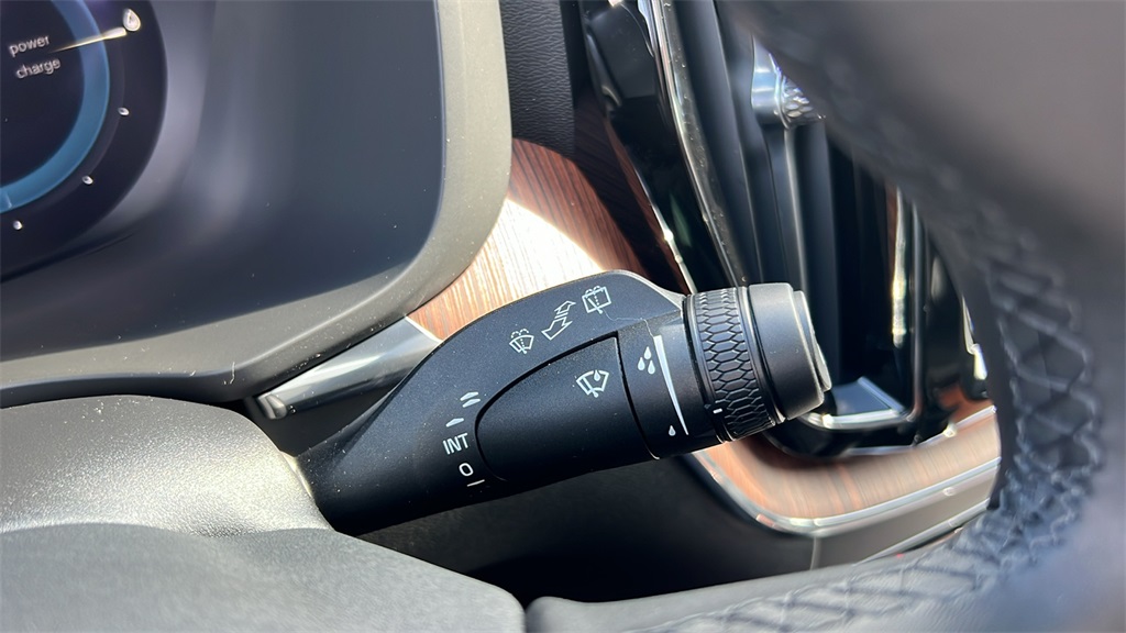 2024 Volvo XC60 Recharge Plug-In Hybrid T8 Plus Dark Theme 19