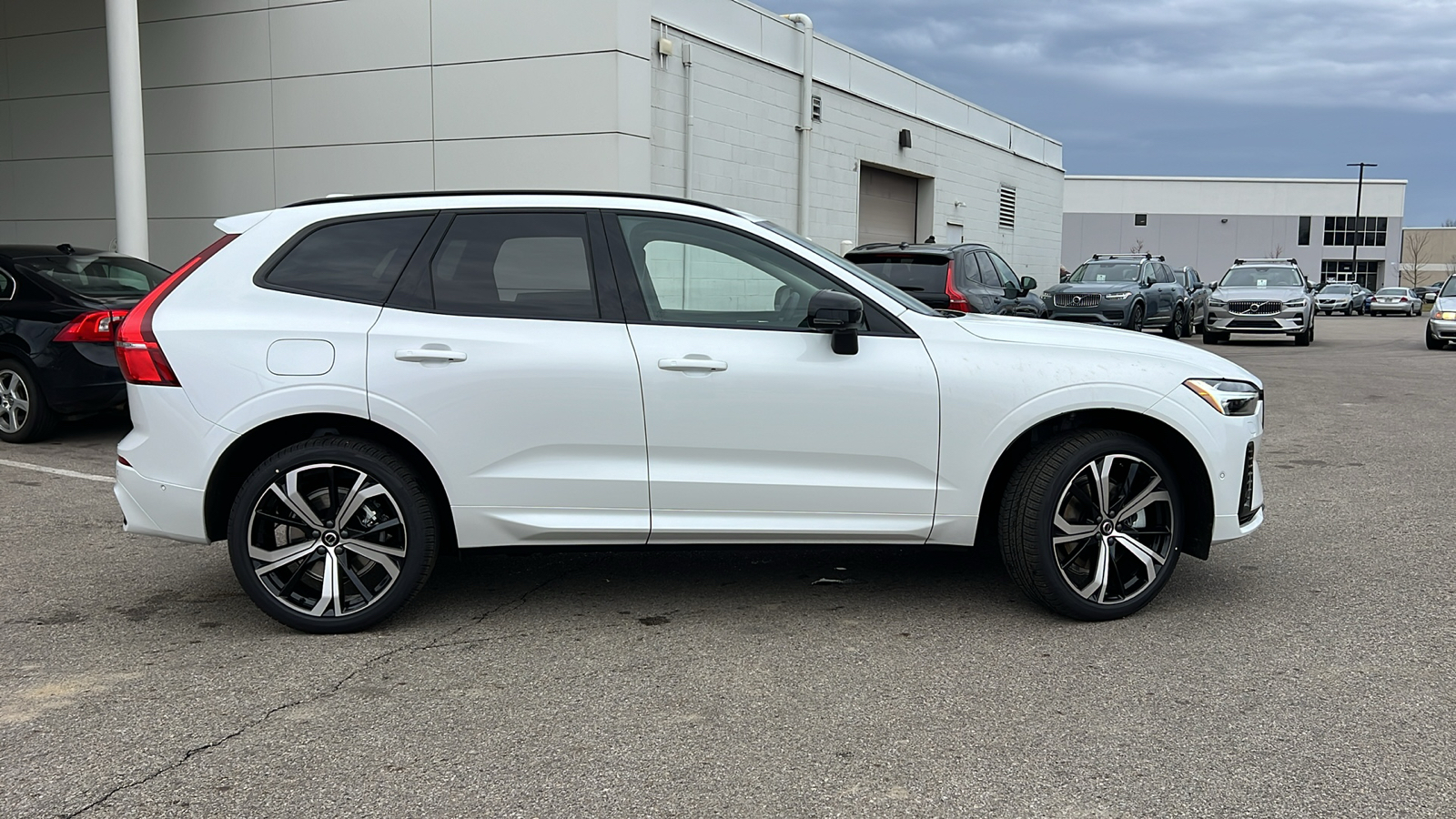 2024 Volvo XC60 Recharge Plug-In Hybrid Ultimate 2