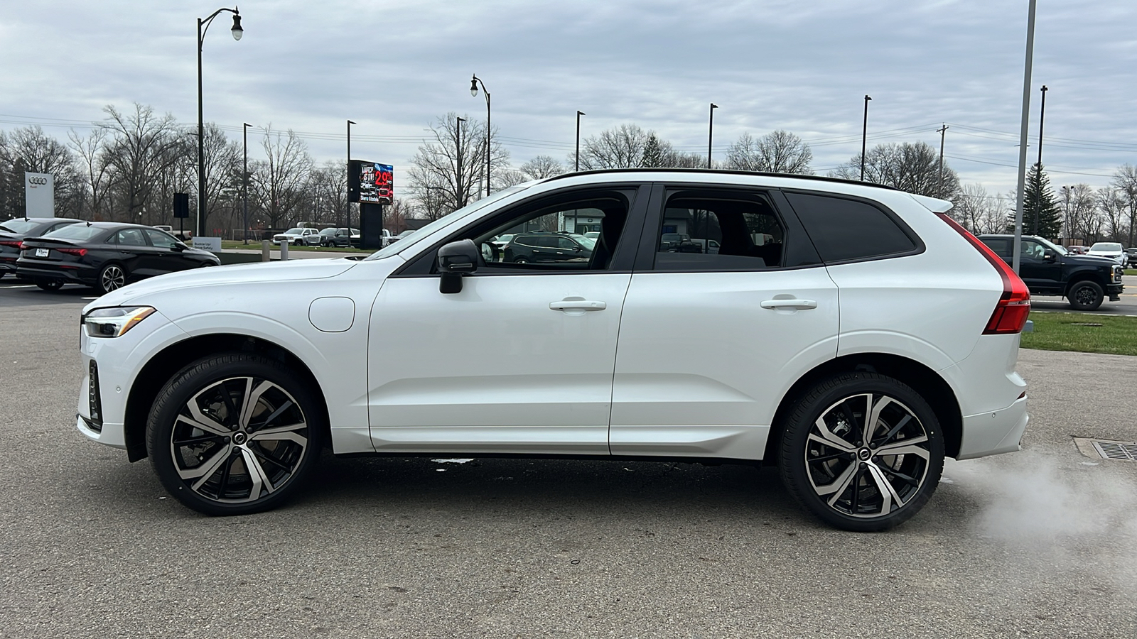 2024 Volvo XC60 Recharge Plug-In Hybrid Ultimate 5