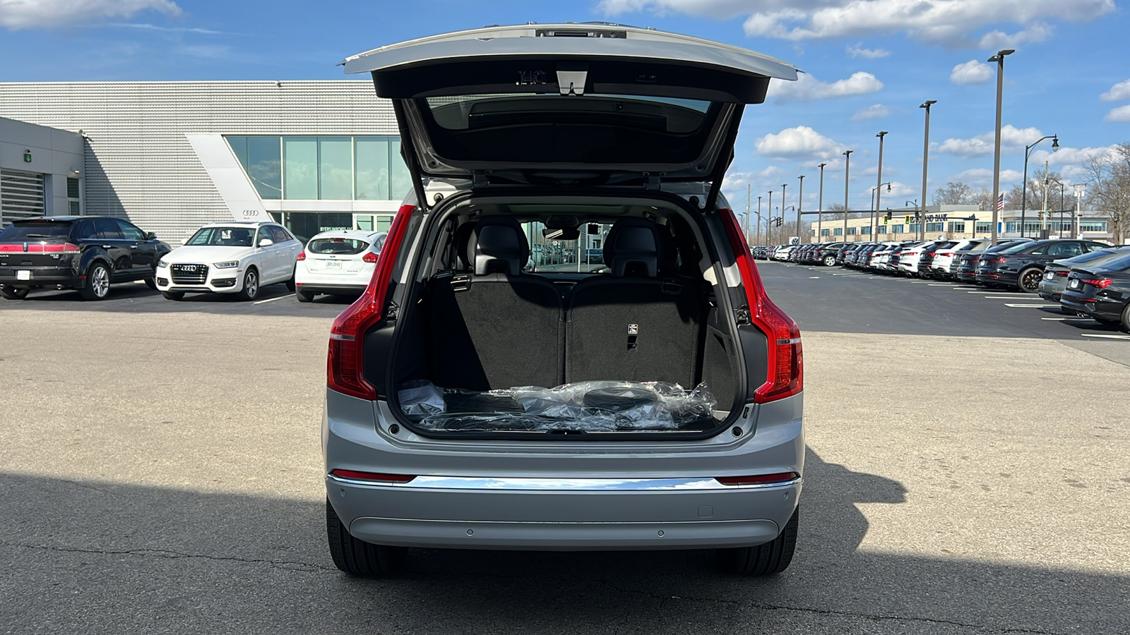 2024 Volvo XC90 Recharge Plug-In Hybrid Ultimate 33