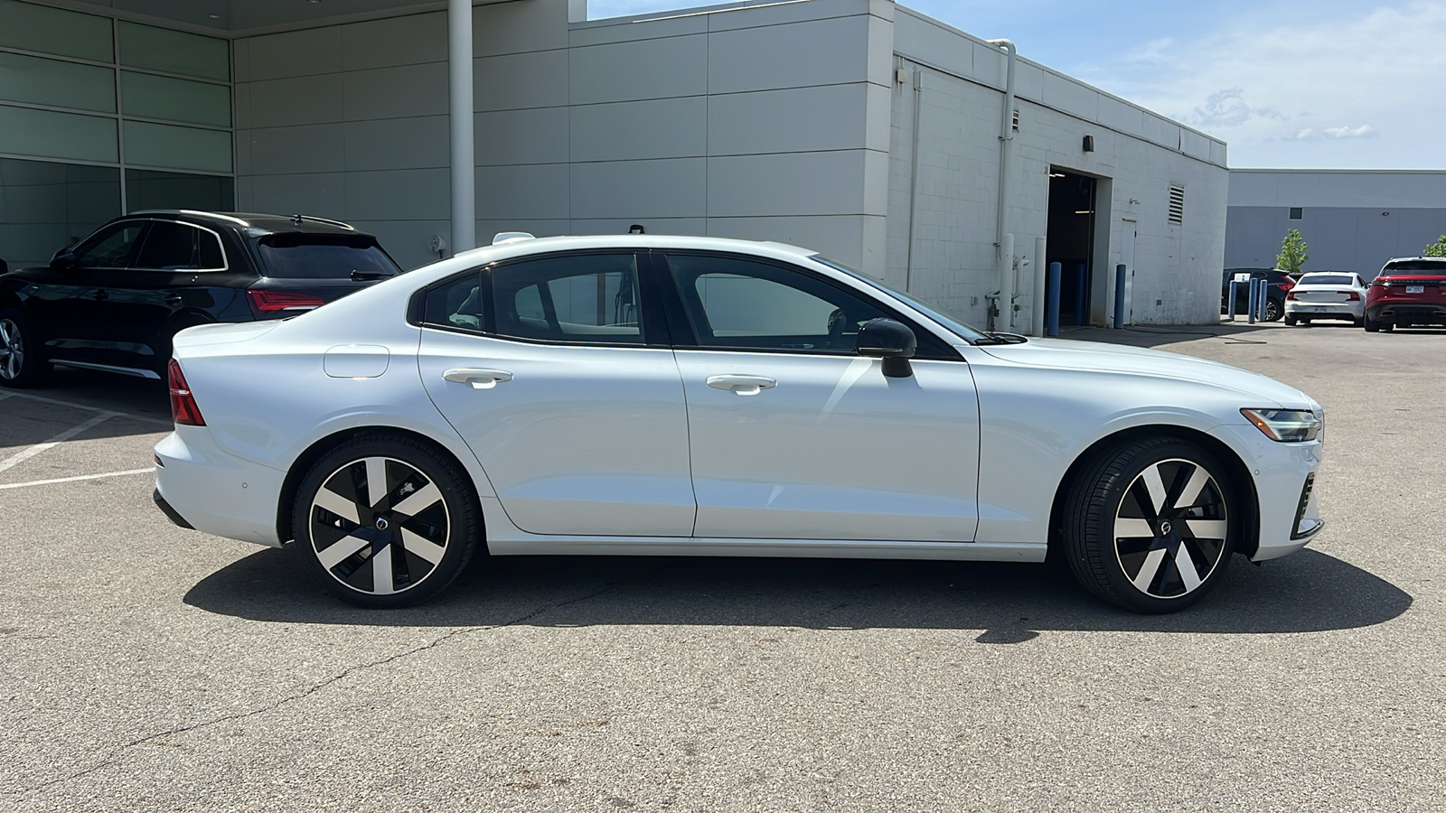 2024 Volvo S60 Recharge Plug-In Hybrid Ultimate 2