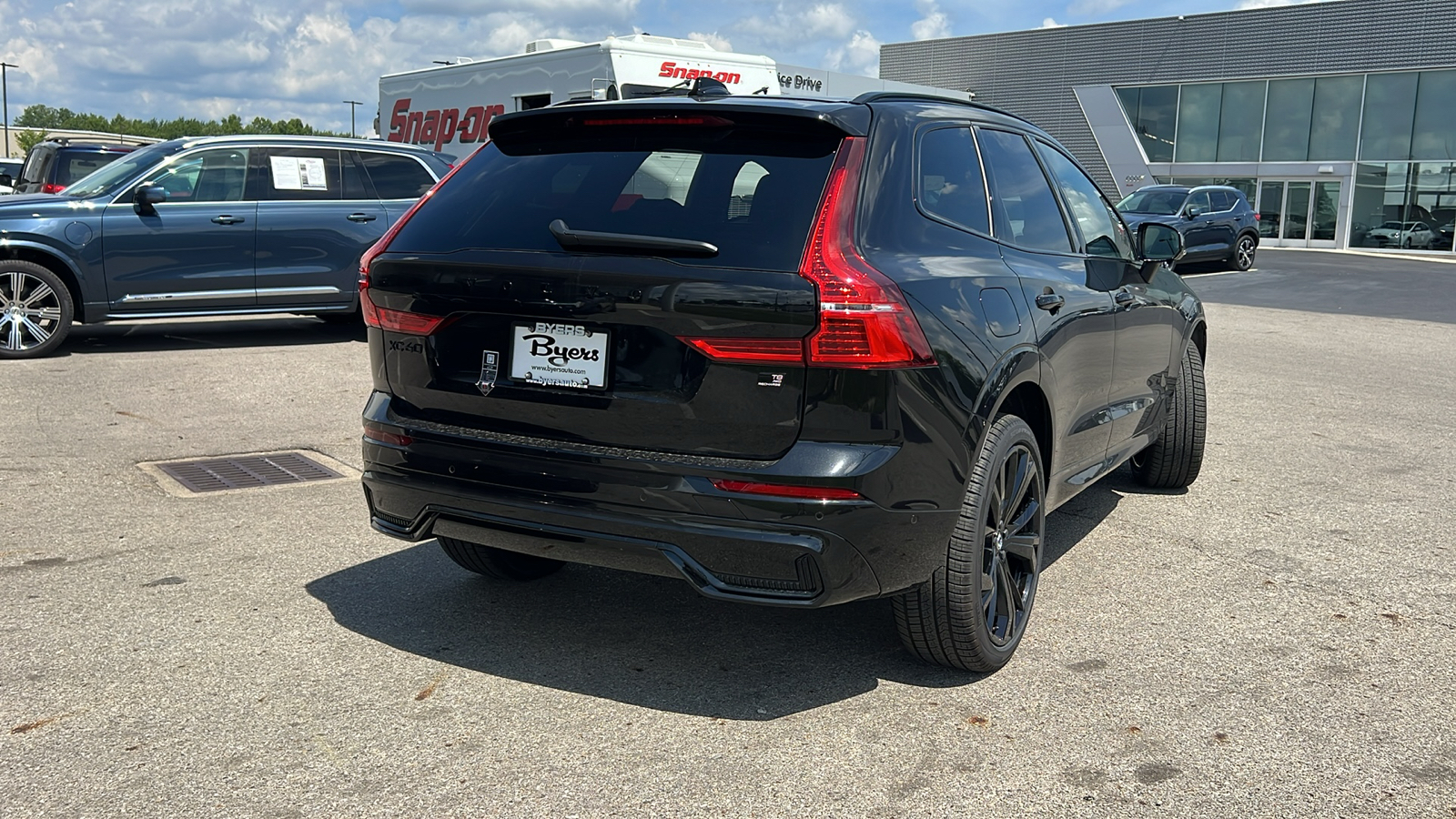 2024 Volvo XC60 Recharge Plug-In Hybrid Ultimate 3