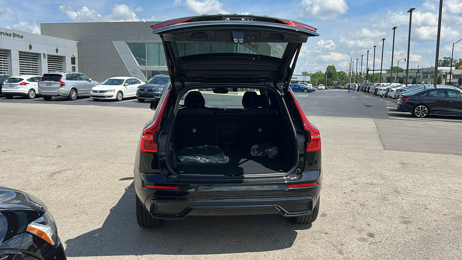 2024 Volvo XC60 Recharge Plug-In Hybrid Ultimate 32