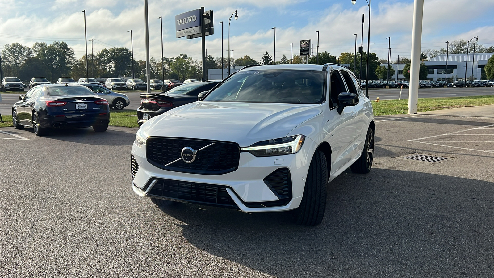 2022 Volvo XC60 Recharge Plug-In Hybrid T8 R-Design 6