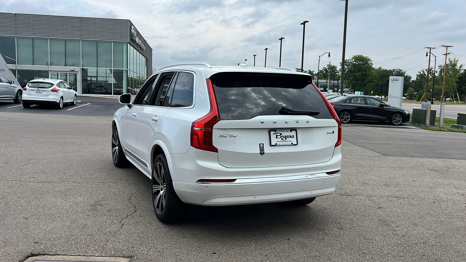 2025 Volvo XC90 B6 Plus 7-Seater 4