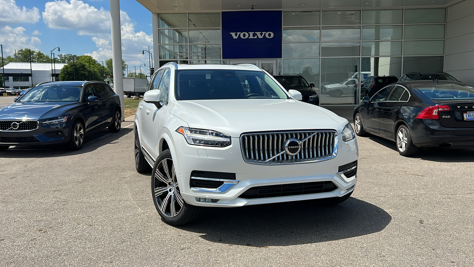 2025 Volvo XC90 B6 Plus 7-Seater 1