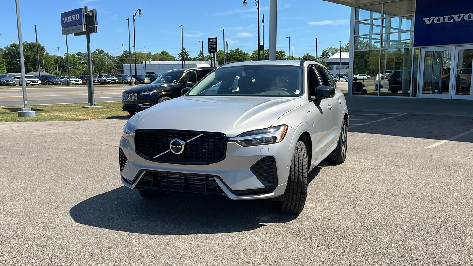 2025 Volvo XC60 Plug-In Hybrid T8 Plus 6