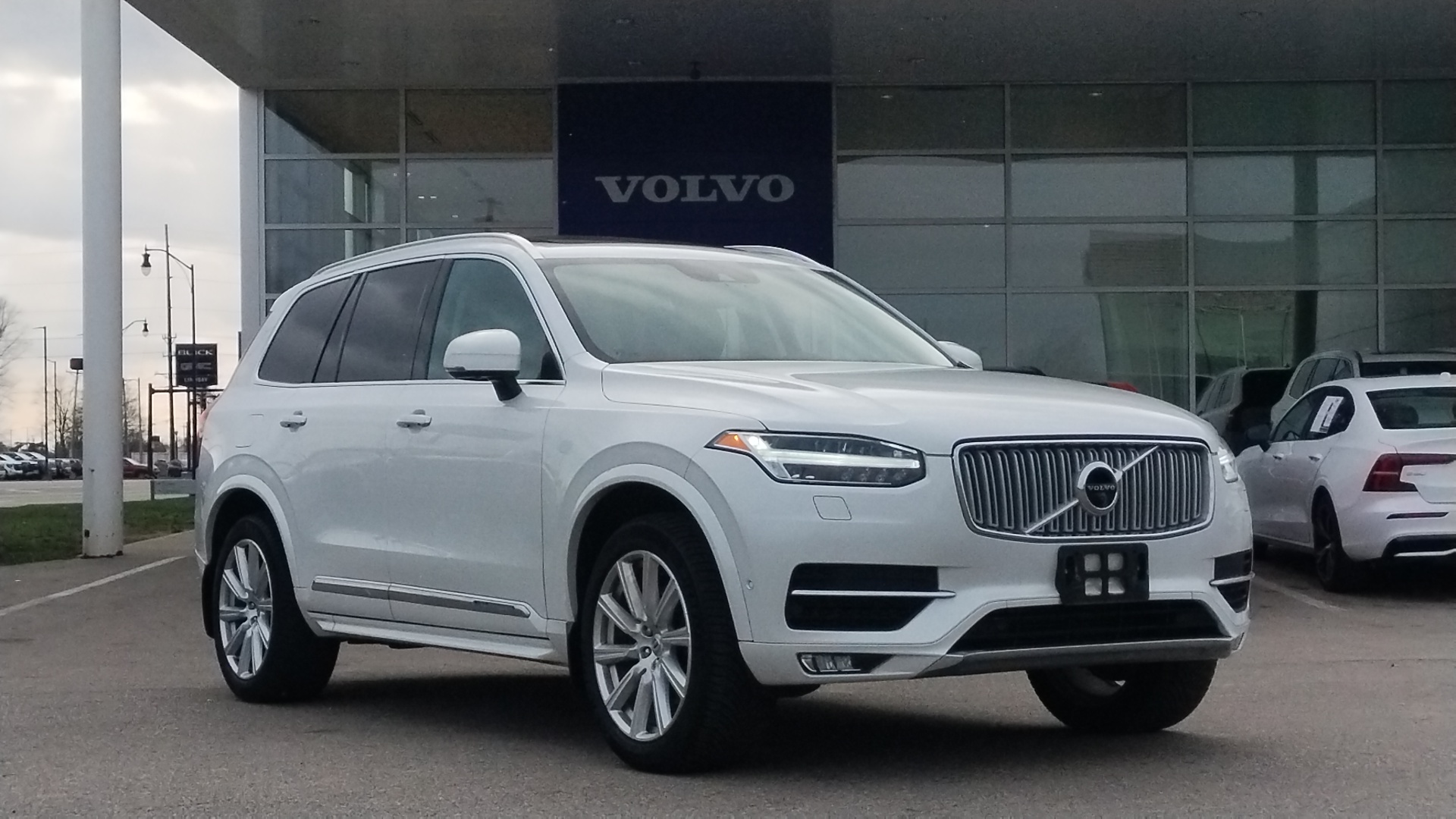 2017 Volvo XC90 T6 Inscription 1