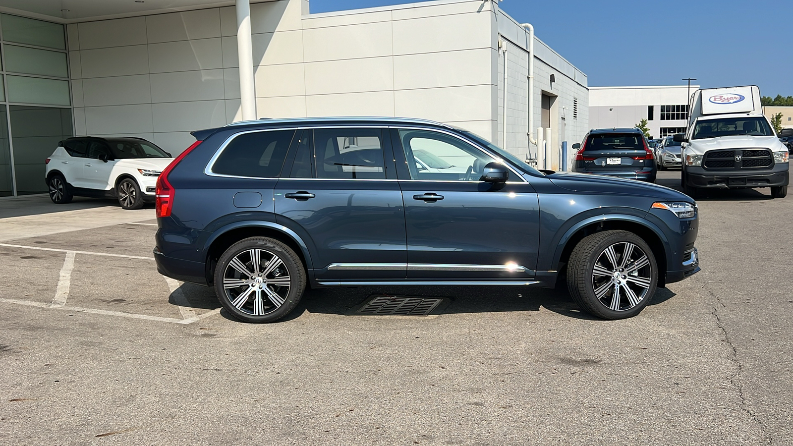 2025 Volvo XC90 Plug-In Hybrid T8 Plus 2