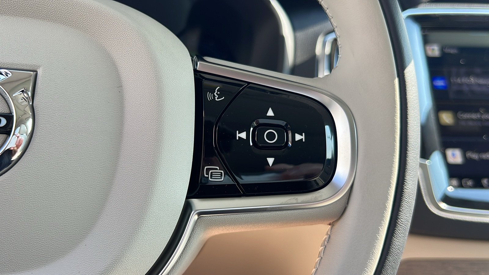 2025 Volvo XC90 Plug-In Hybrid T8 Plus 19