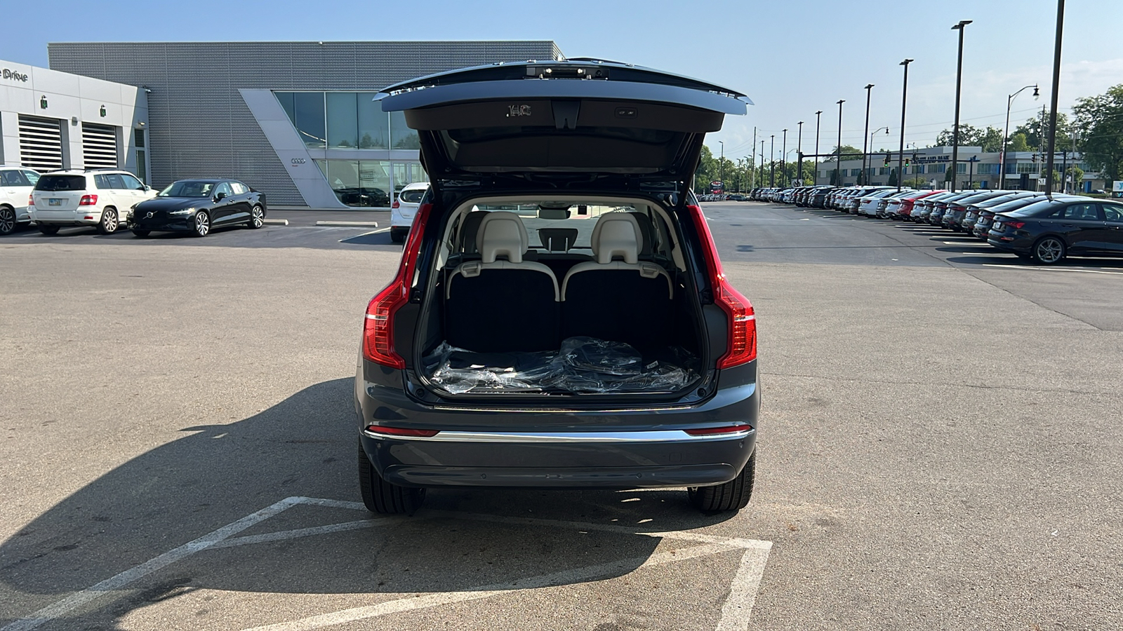 2025 Volvo XC90 Plug-In Hybrid T8 Plus 32