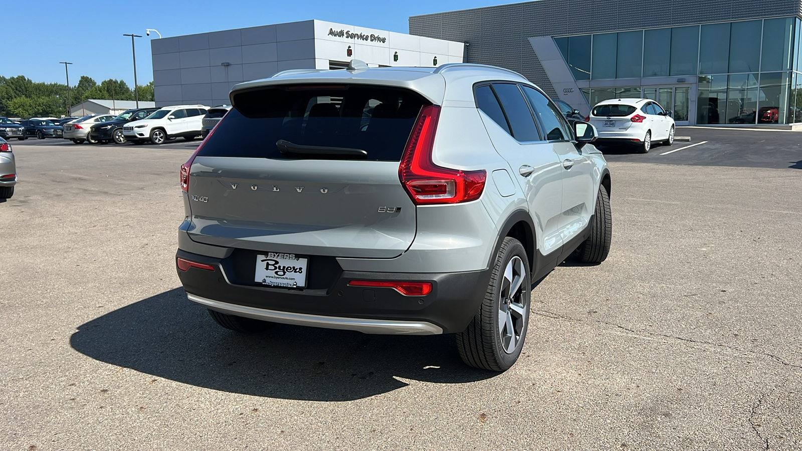 2025 Volvo XC40 B5 Core 3