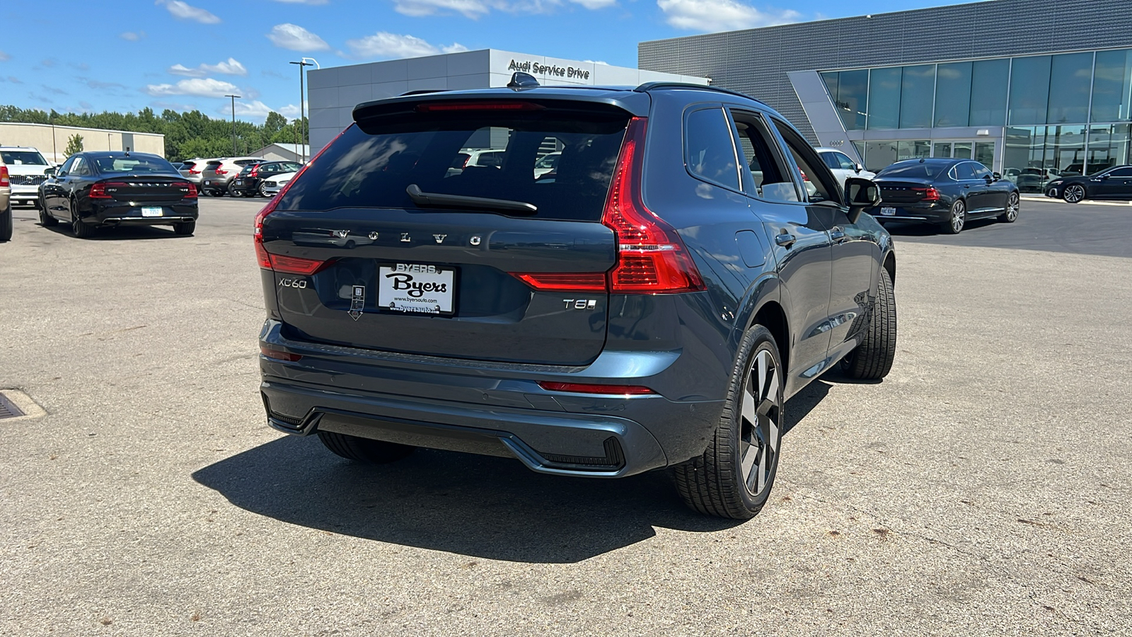 2025 Volvo XC60 Plug-In Hybrid T8 Plus 3