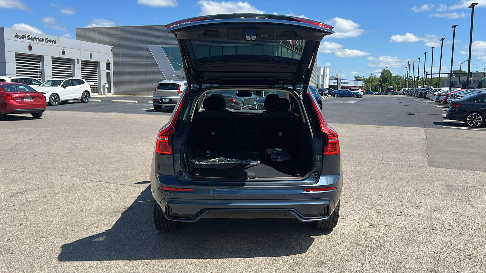 2025 Volvo XC60 Plug-In Hybrid T8 Plus 32