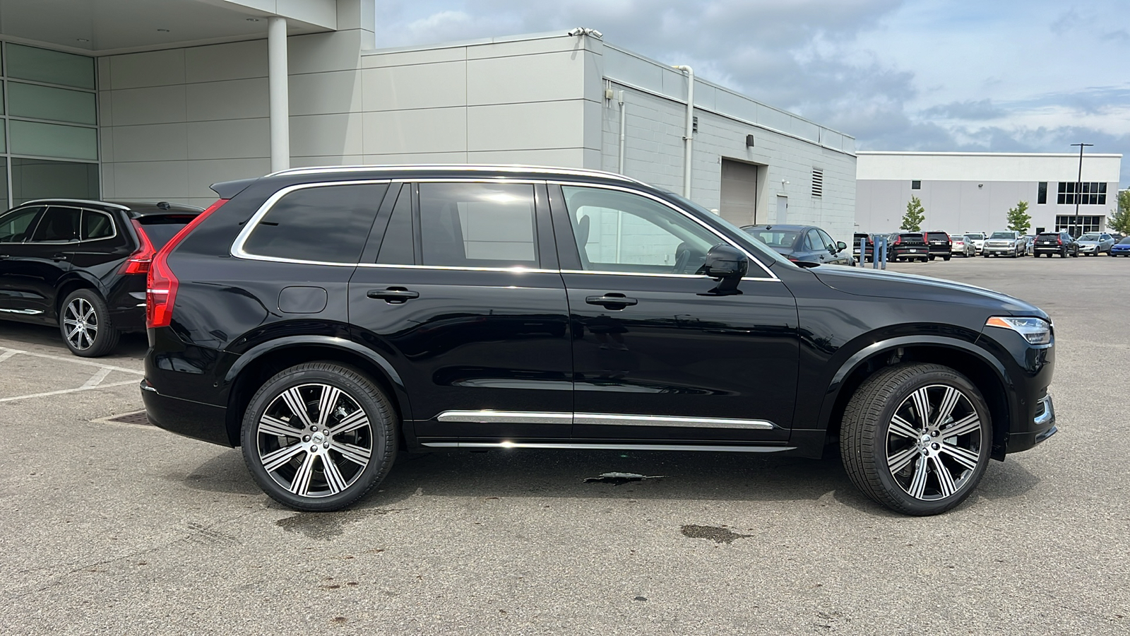 2025 Volvo XC90 B6 Plus 7-Seater 2