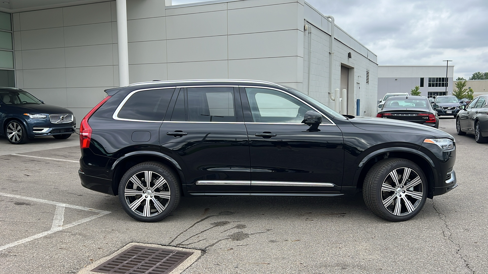 2025 Volvo XC90 Plug-In Hybrid T8 Plus 2