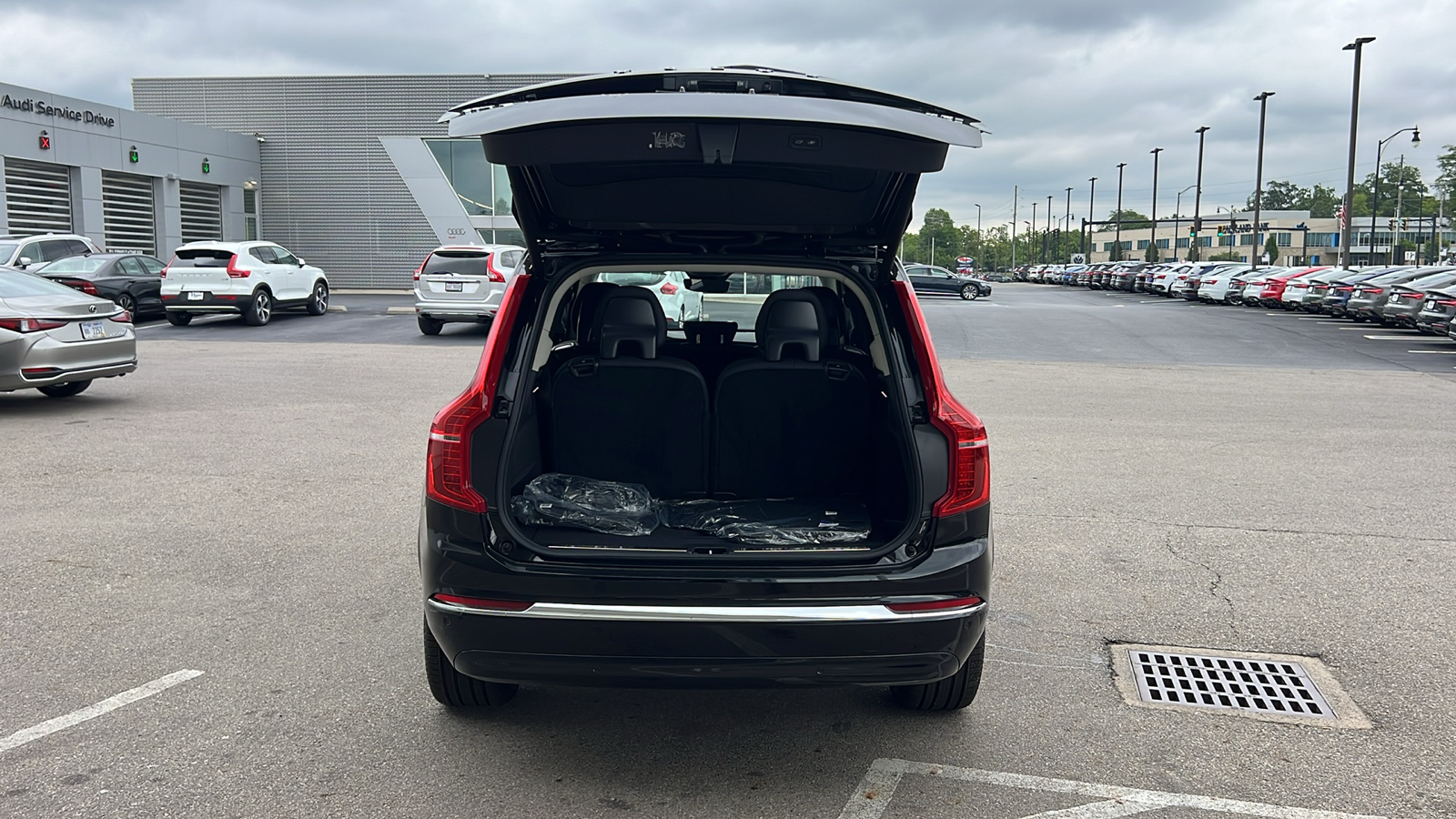 2025 Volvo XC90 Plug-In Hybrid T8 Plus 34