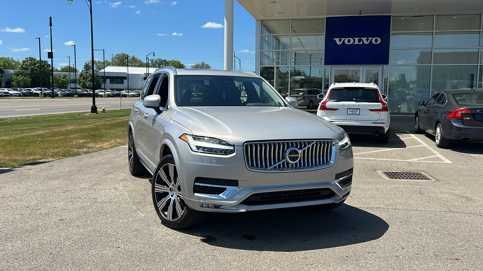 2025 Volvo XC90 B6 Plus 6-Seater 1