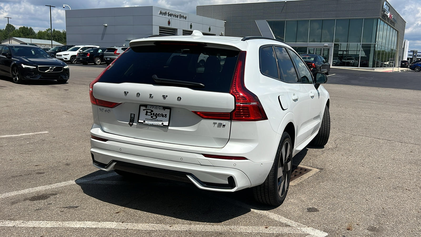 2025 Volvo XC60 Plug-In Hybrid T8 Plus 3