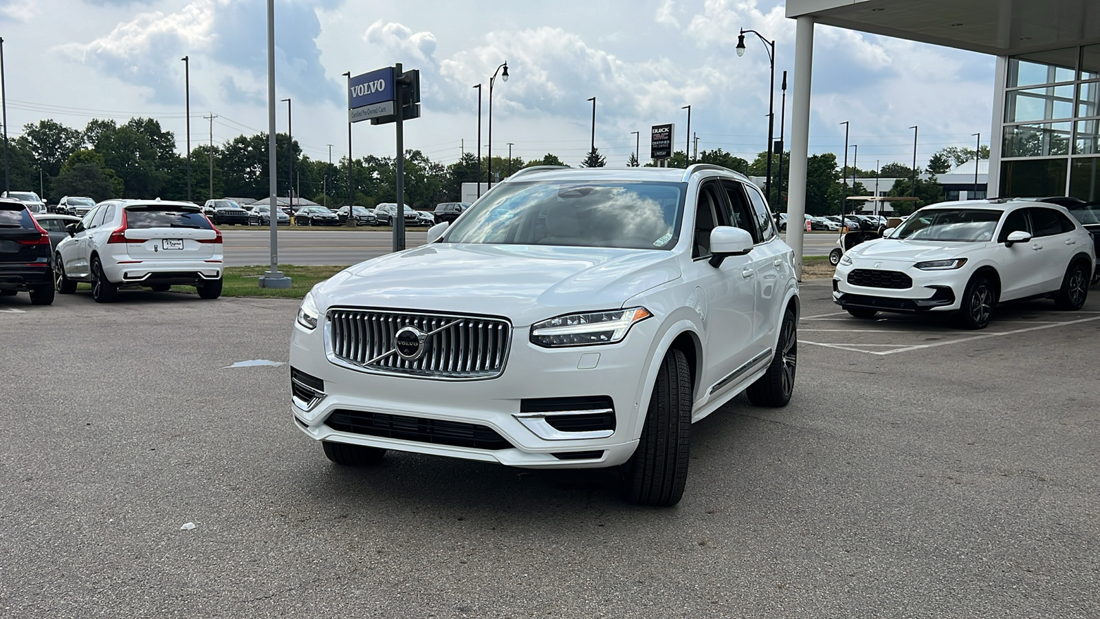 2025 Volvo XC90 Plug-In Hybrid T8 Plus 6