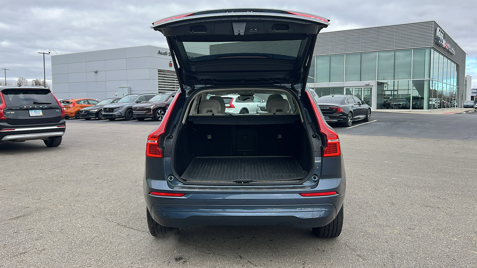 2022 Volvo XC60 B5 Momentum 30