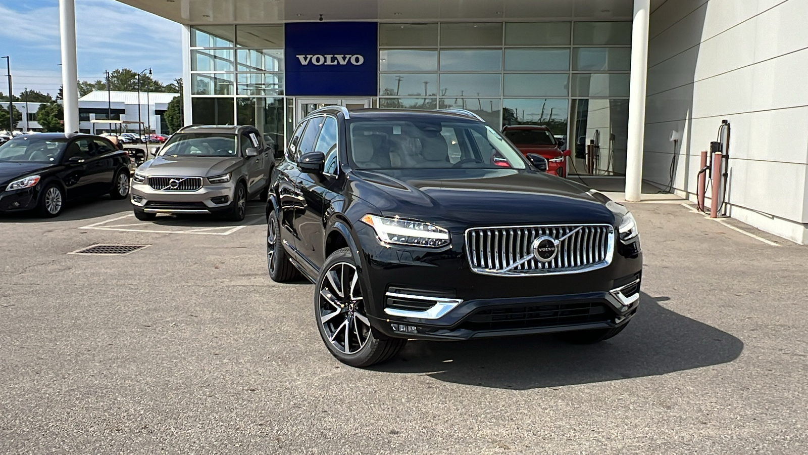 2025 Volvo XC90 B5 Plus 1