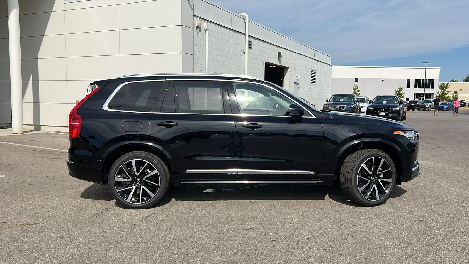 2025 Volvo XC90 B5 Plus 2