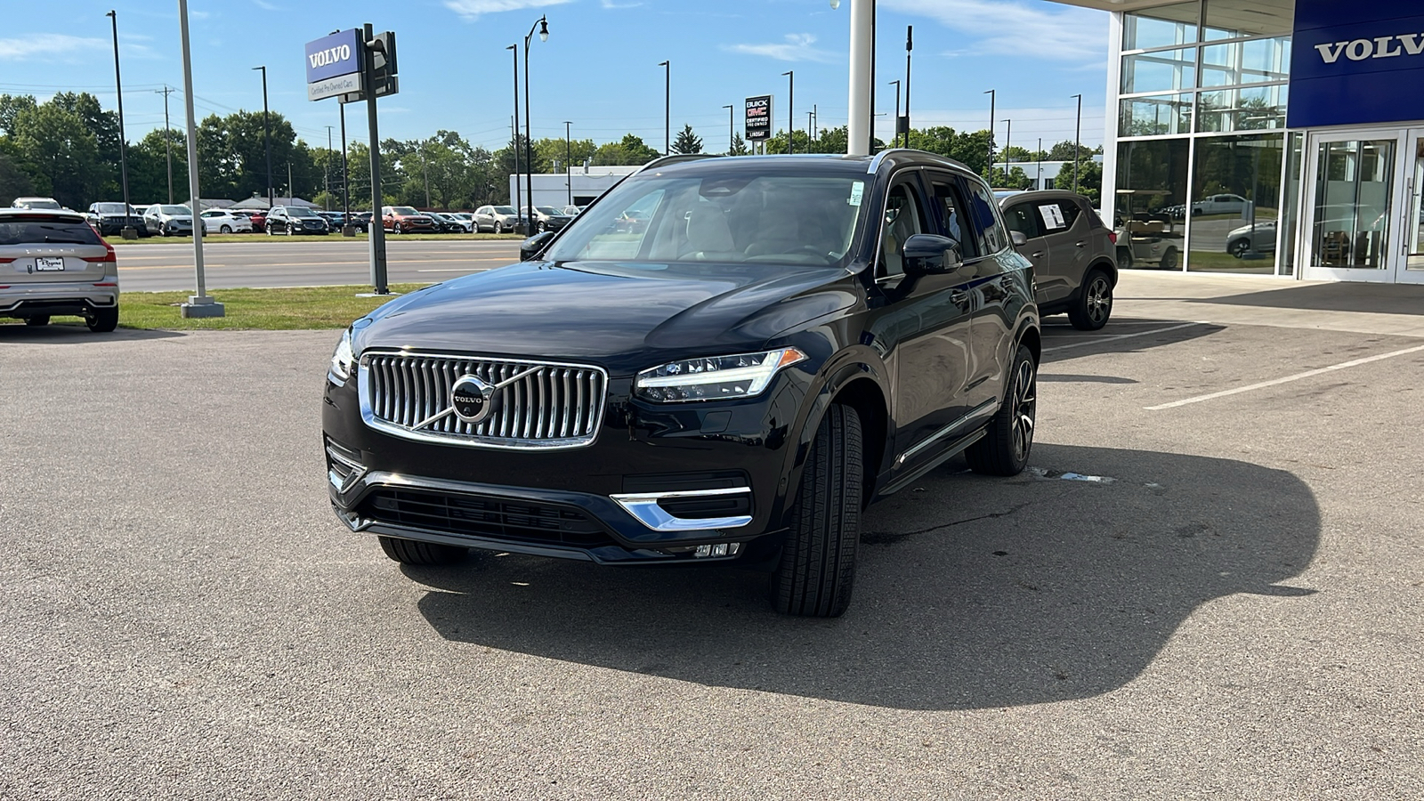 2025 Volvo XC90 B5 Plus 6