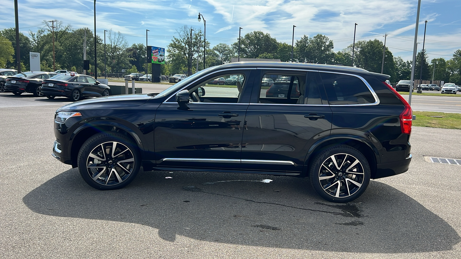 2025 Volvo XC90 B5 Plus 11