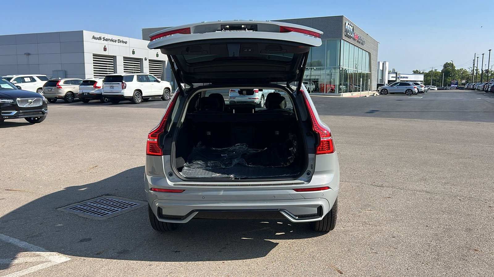 2025 Volvo XC60 B5 Core 32